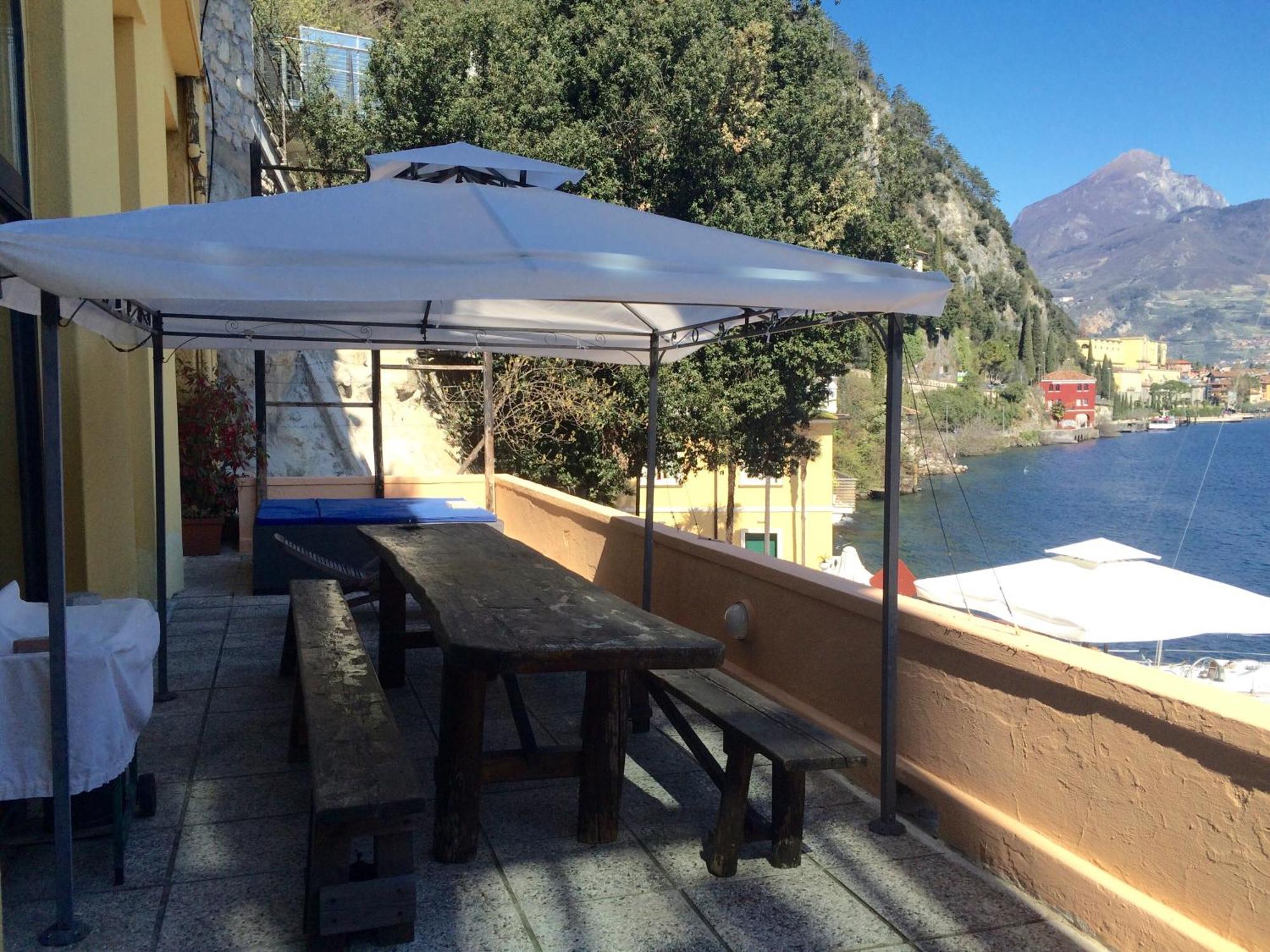 Apartments Excelsior Riva del Garda Szoba fotó